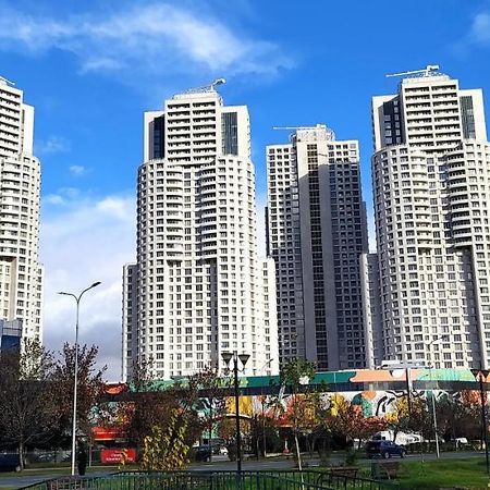18Th & 16H Floor Secure Luxury Condos With Pool & Fitness Included In Price สโกเปีย ภายนอก รูปภาพ
