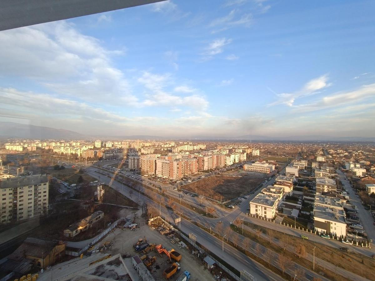 18Th & 16H Floor Secure Luxury Condos With Pool & Fitness Included In Price สโกเปีย ภายนอก รูปภาพ