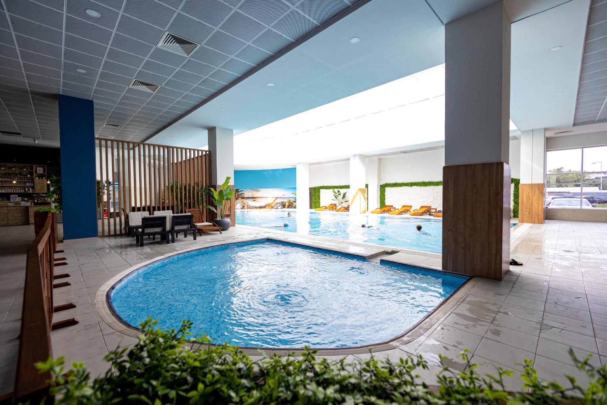 18Th & 16H Floor Secure Luxury Condos With Pool & Fitness Included In Price สโกเปีย ภายนอก รูปภาพ