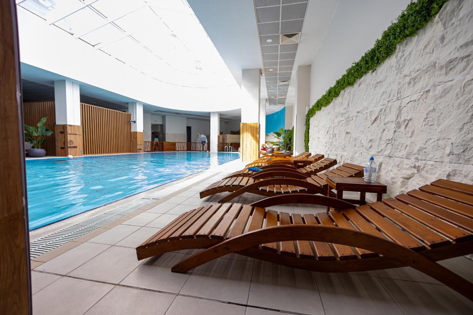 18Th & 16H Floor Secure Luxury Condos With Pool & Fitness Included In Price สโกเปีย ภายนอก รูปภาพ