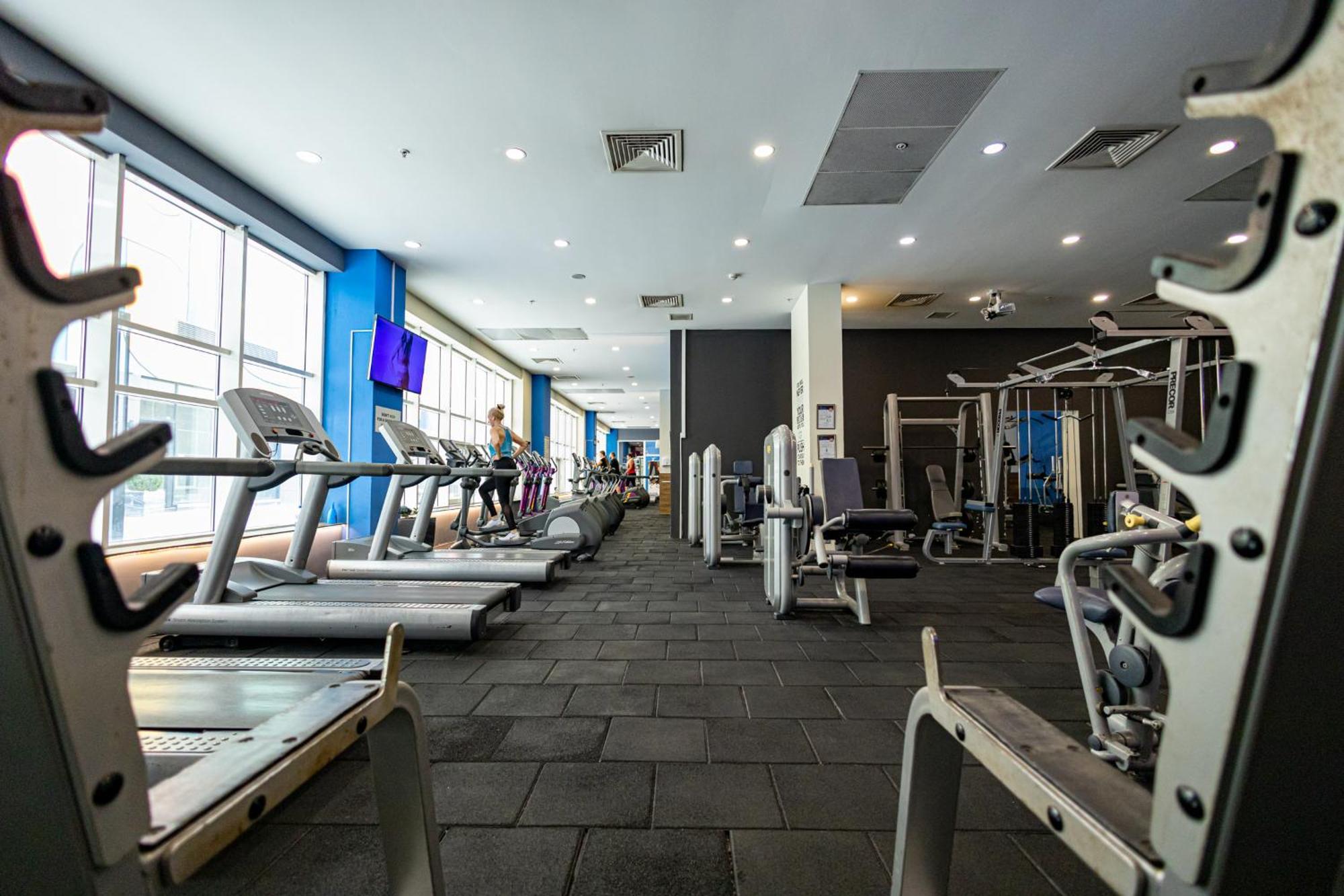 18Th & 16H Floor Secure Luxury Condos With Pool & Fitness Included In Price สโกเปีย ภายนอก รูปภาพ