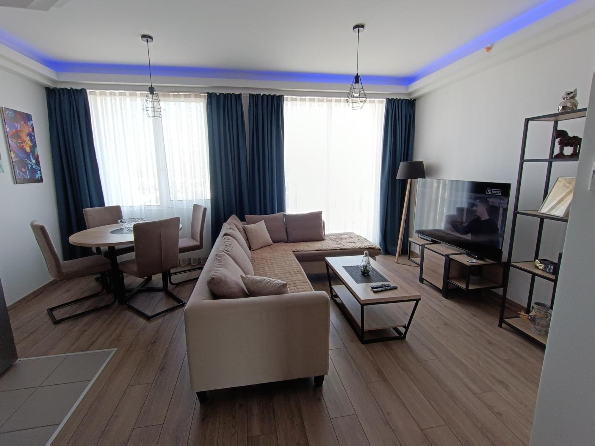 18Th & 16H Floor Secure Luxury Condos With Pool & Fitness Included In Price สโกเปีย ภายนอก รูปภาพ