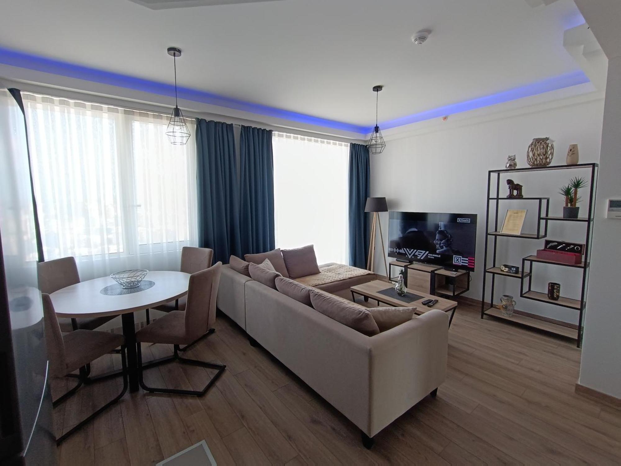 18Th & 16H Floor Secure Luxury Condos With Pool & Fitness Included In Price สโกเปีย ภายนอก รูปภาพ