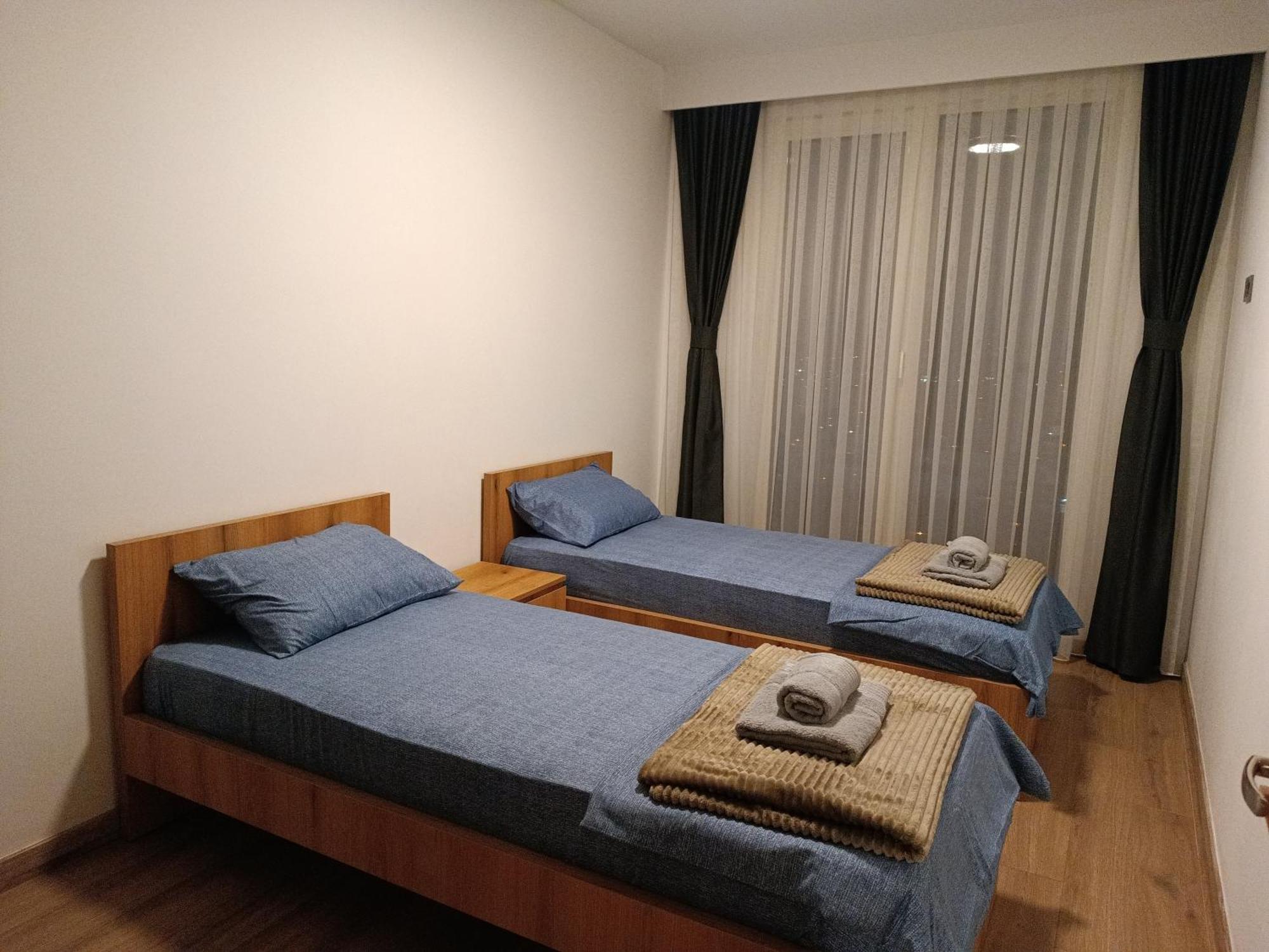 18Th & 16H Floor Secure Luxury Condos With Pool & Fitness Included In Price สโกเปีย ภายนอก รูปภาพ