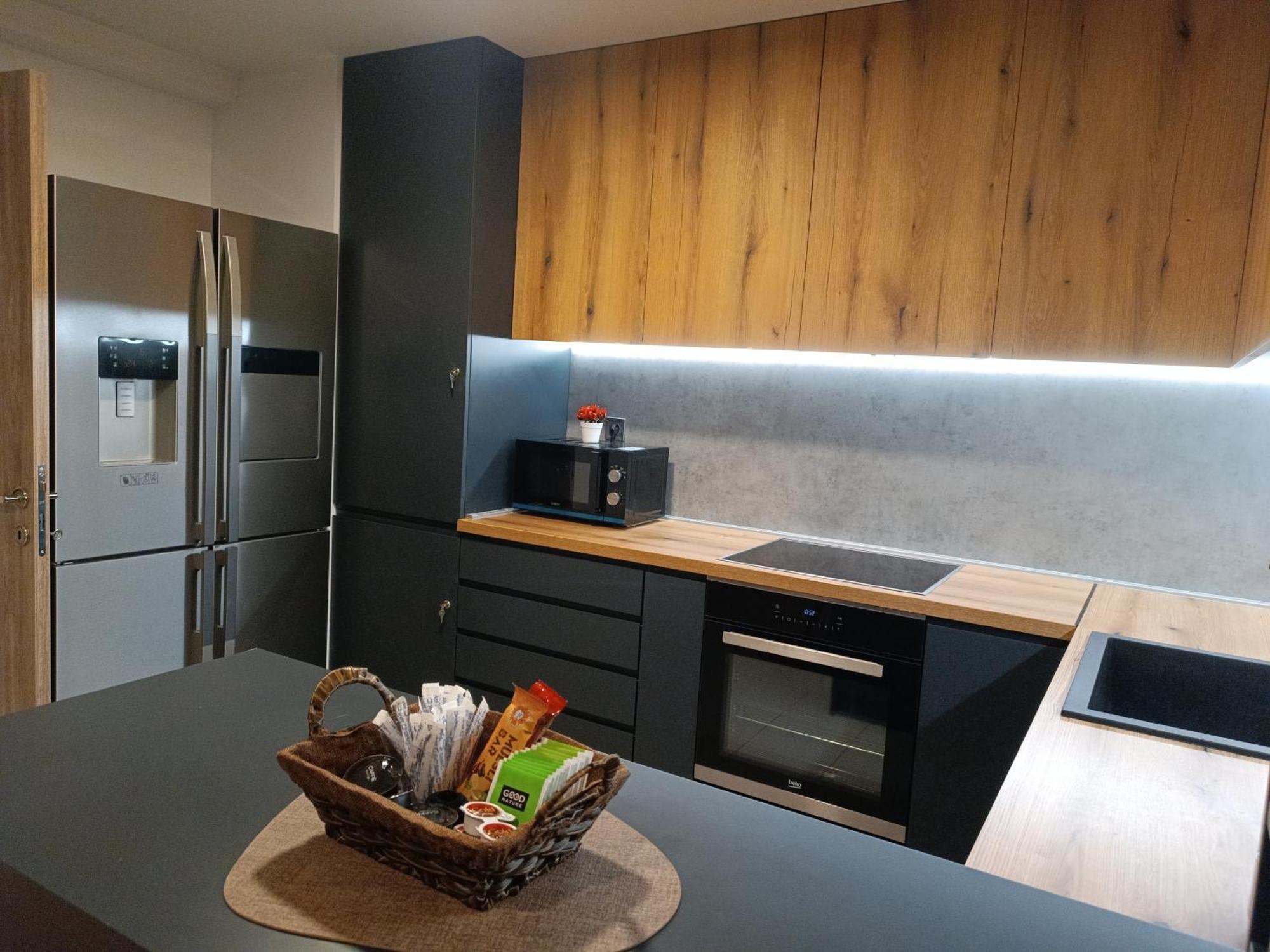 18Th & 16H Floor Secure Luxury Condos With Pool & Fitness Included In Price สโกเปีย ภายนอก รูปภาพ