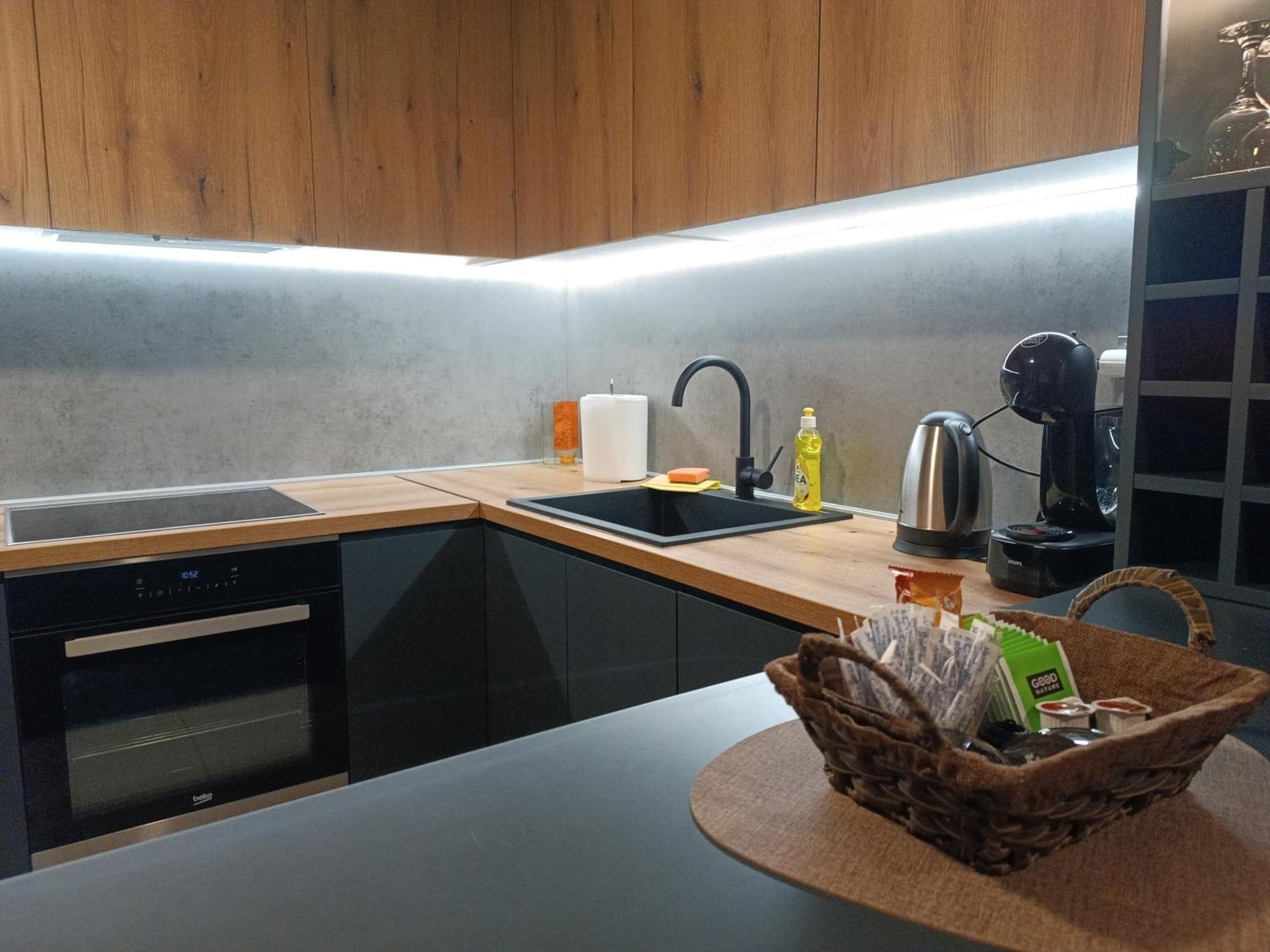 18Th & 16H Floor Secure Luxury Condos With Pool & Fitness Included In Price สโกเปีย ภายนอก รูปภาพ