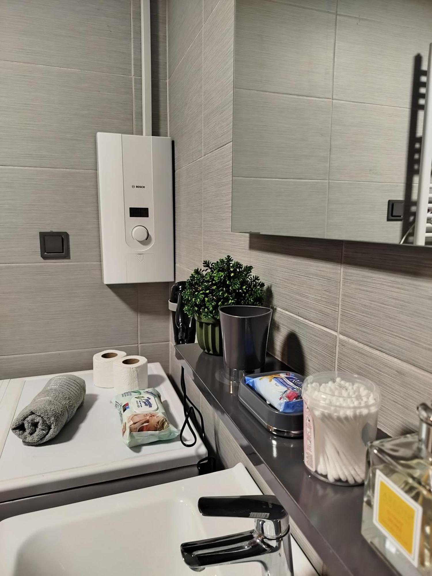 18Th & 16H Floor Secure Luxury Condos With Pool & Fitness Included In Price สโกเปีย ภายนอก รูปภาพ