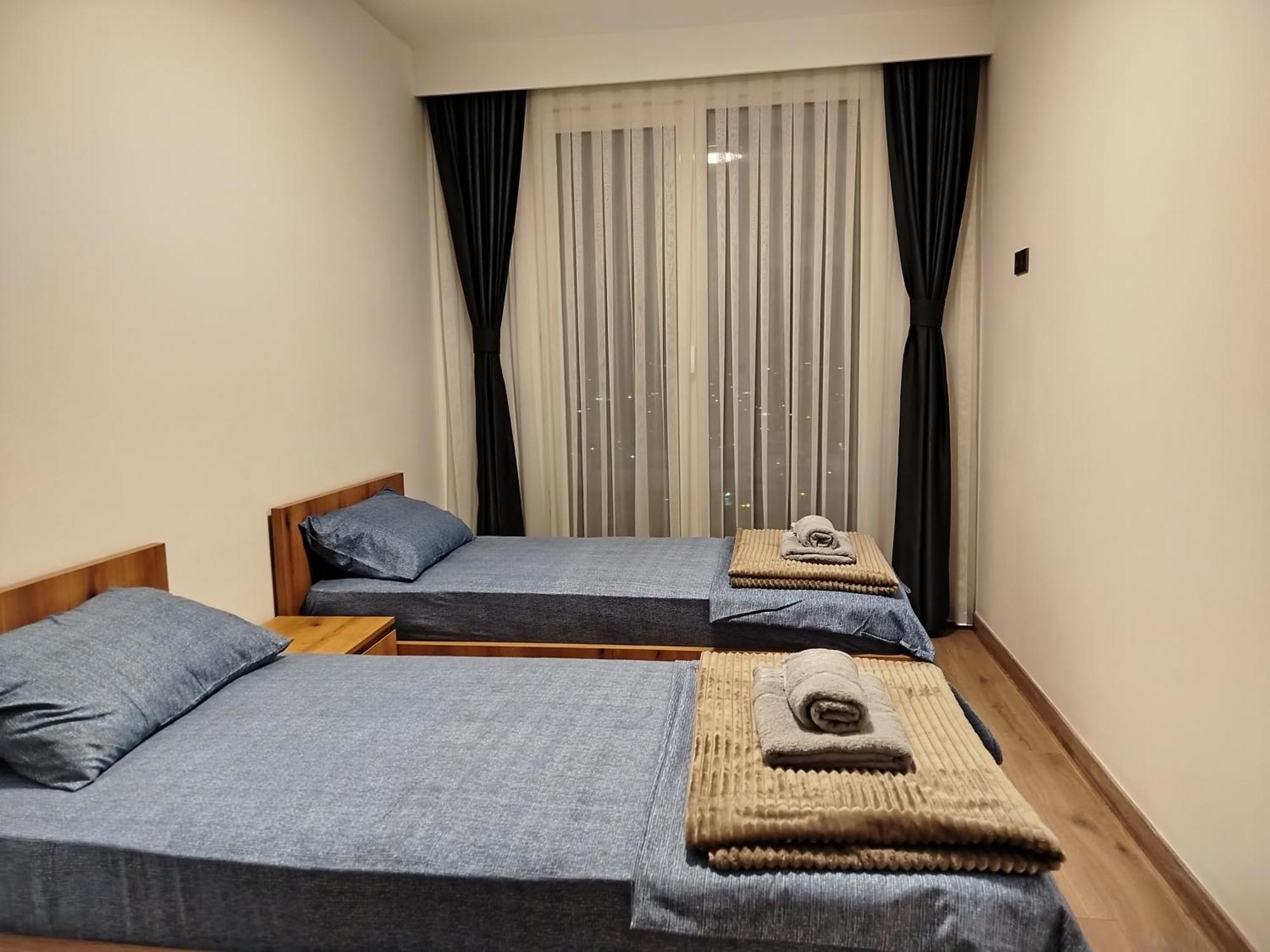 18Th & 16H Floor Secure Luxury Condos With Pool & Fitness Included In Price สโกเปีย ภายนอก รูปภาพ